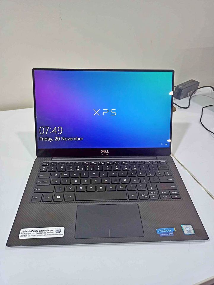 Dell XPS 13 9730: i5, 8th Gen, 16GB Ram (Touch Scr